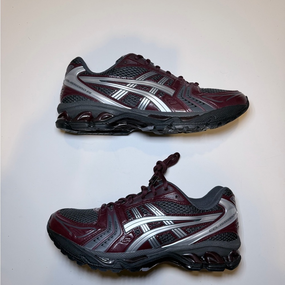 DS ASICS Gel Kayano 14 Obsidian Grey Pire Silver size 8 New 1203A537-022